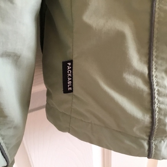 Columbia Packable nylon sage jacket with hood - Picture 10 of 11